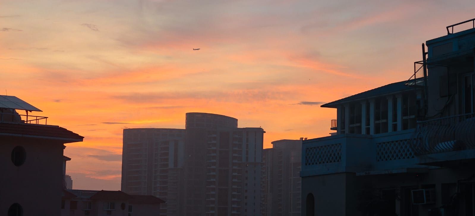 How a Daily Yoga Routine Strengthens and Empowers Women Entrepreneurs?